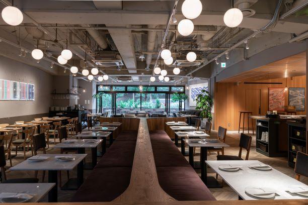 1F モアザンタパスラウンジ