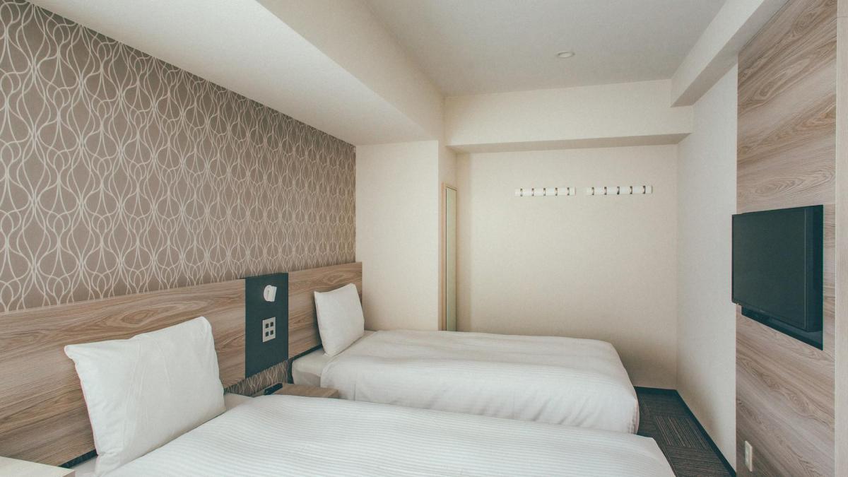 【客室】ツインルーム /18㎡/ベット幅100cm×2台/Wi-Fi完備